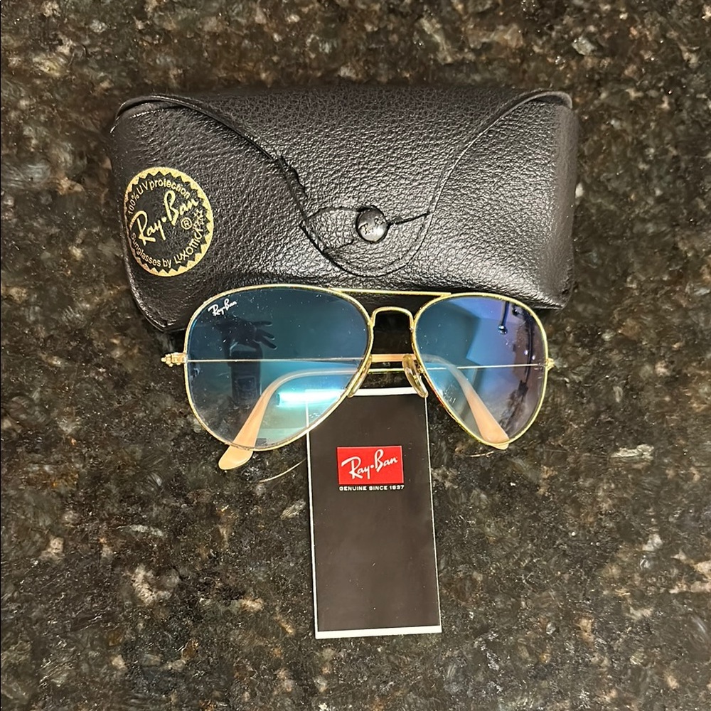 Ray-Ban Gold Blue Aviator Sunglasses